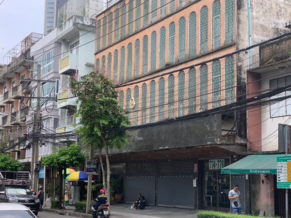ขายอาคารพาณิชย์ 4 คูหา ใกล้ Icon Siam 4 ชั้น พื้นที่ 99 ตารางวา โทร 06-5246-2626 (รูปที่ 2)