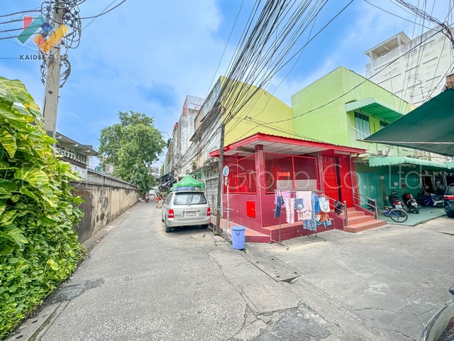 อาคารพาณิชย์ ตึกแถว บ้านบาตร ป้อมปราบศัตรูพ่าย ถนน วรจักร (รูปที่ 2)