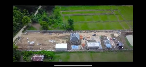ขายถูกๆ บ้าน 2หลัง สระว่ายน้ำ พร้อมที่ดิน 3ไร่ 1งาน วิวสวยมากใกล้น้ำพุร้อน จังหวัดเชียงใหม่ อำเภอสันกำแพง โทร 0829292890 (รูปที่ 2)