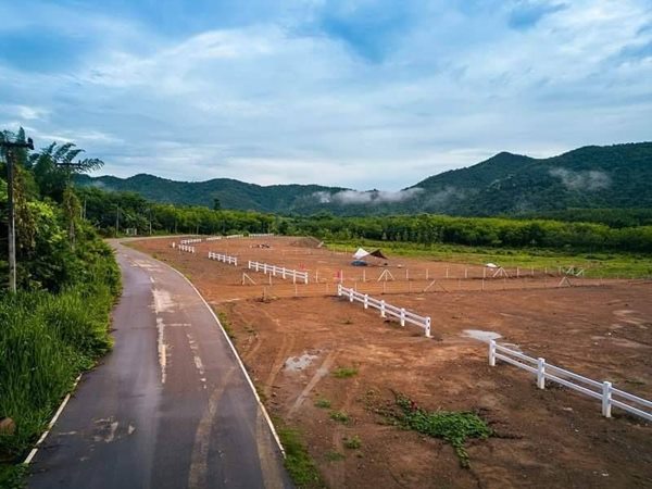 สุข-เกษมเปรมปรี ที่ดินวิวเขาโอบล้อม 360 องศา ณ. เพชรบุรี T.062-1574449 (รูปที่ 2)