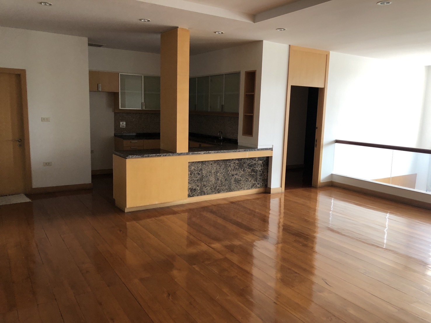 ให้เช่าบ้านเดี่ยว 4ชั้น เนื้อที่ 200 ตร.ว พื้นที่ใช้สอย 700ต ร.ม 6ห้องนอน 7ห้องน้ำ แอร์  ถนนสุขุมวิท 62 พระโขนง ราคาเช่า 150,000 บ/ด (รูปที่ 15)
