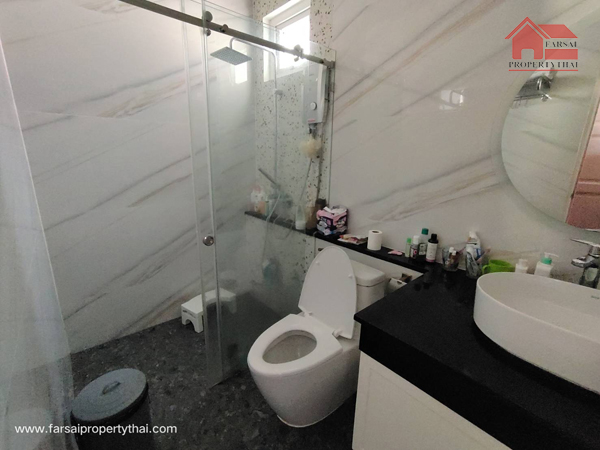 ให้เช่าบ้านคฤหาสน์ 2ชั้น สระว่ายน้ำ เนื้อที่ 200ตร.ว  5ห้องนอน 5ห้องน้ำ เฟอร์นิเจอร์ครบ ถนนเลียบทางด่วน ลาดพร้าว ราคาเช่า 250,000 บ/ด (รูปที่ 7)