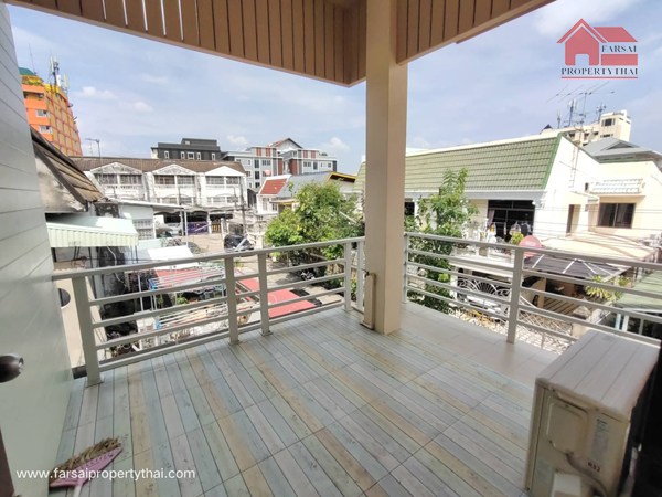 ให้เช่าบ้านเดี่ยว 2 ชั้นเนื้อที่ 47 ตร.ว พื้นที่ใช้สอย 210 ตร.ม 3ห้องนอน 3ห้องน้ำ เฟอร์ครบ ถนนรัชดา หลังห้างฟอร์จูนรัชดา ราคาเช่า 65,000 บ/ด (รูปที่ 9)