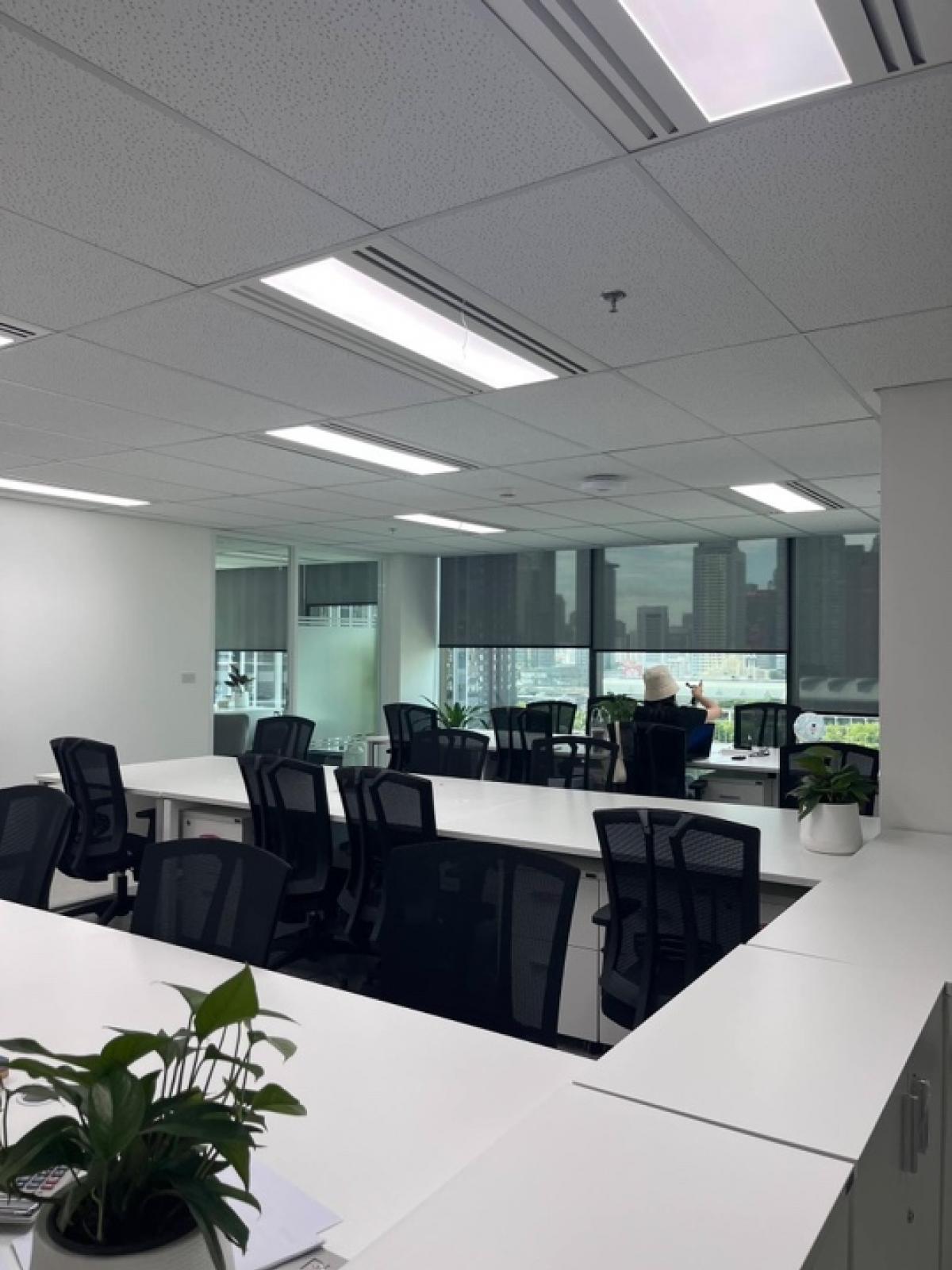 มีออฟฟิศให้เช่าค่ะตึกออฟฟิศอยู่skyy9centre วิวสวยมากออฟฟิศใหม่มากเพิ่งตกแต่งห่างจากMRT พระราม9และ เซ็นทรัล พระราม 9 ประมาณ400เมตร ออฟฟิศกว้าง223.95 ตา (รูปที่ 6)