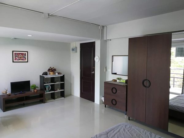 อพาร์ทเม้นท์บ้านอุดมพร บริการห้องพัก ราคาถูก เงียบสงบปลอดภัย พร้อมเฟอร์นิเจอร์ ซอยอยู่ฝั่งตรงข้าม สมิติเวช ศรีนครินทร์ โทร 062-2263653 (รูปที่ 6)