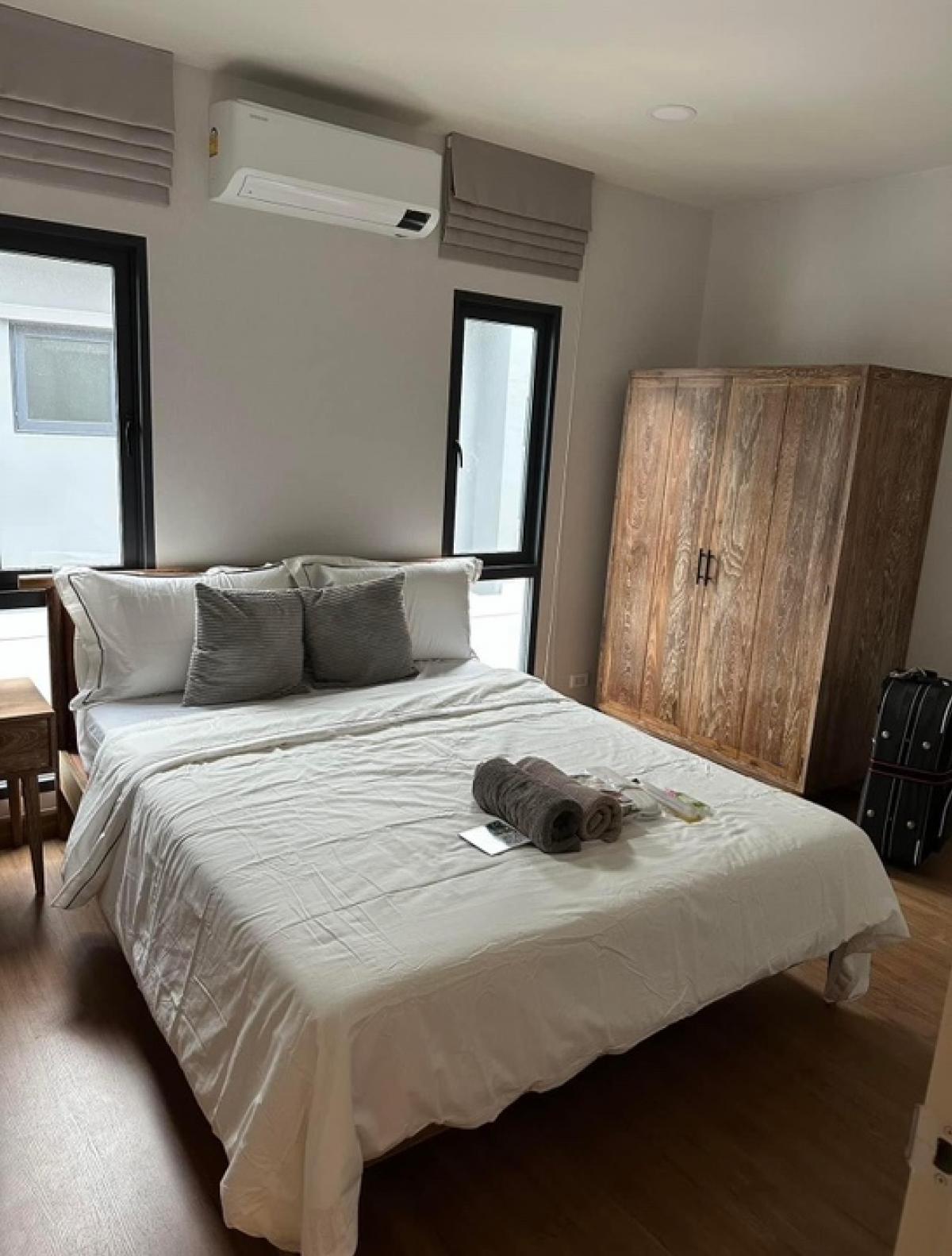 บ้านให้เช่า The Centro Bangna 50ตร.ว. พื้นที่ใช้สอย 190 ตร.ม.4 ห้องนอน 4ห้องน้ำเช่า 75,000/เดือน เฟอร์นิเจอร์ครบ ลากกระเป๋าเข้าอยู่ได้เลย ถนนบางนาตราด (รูปที่ 8)
