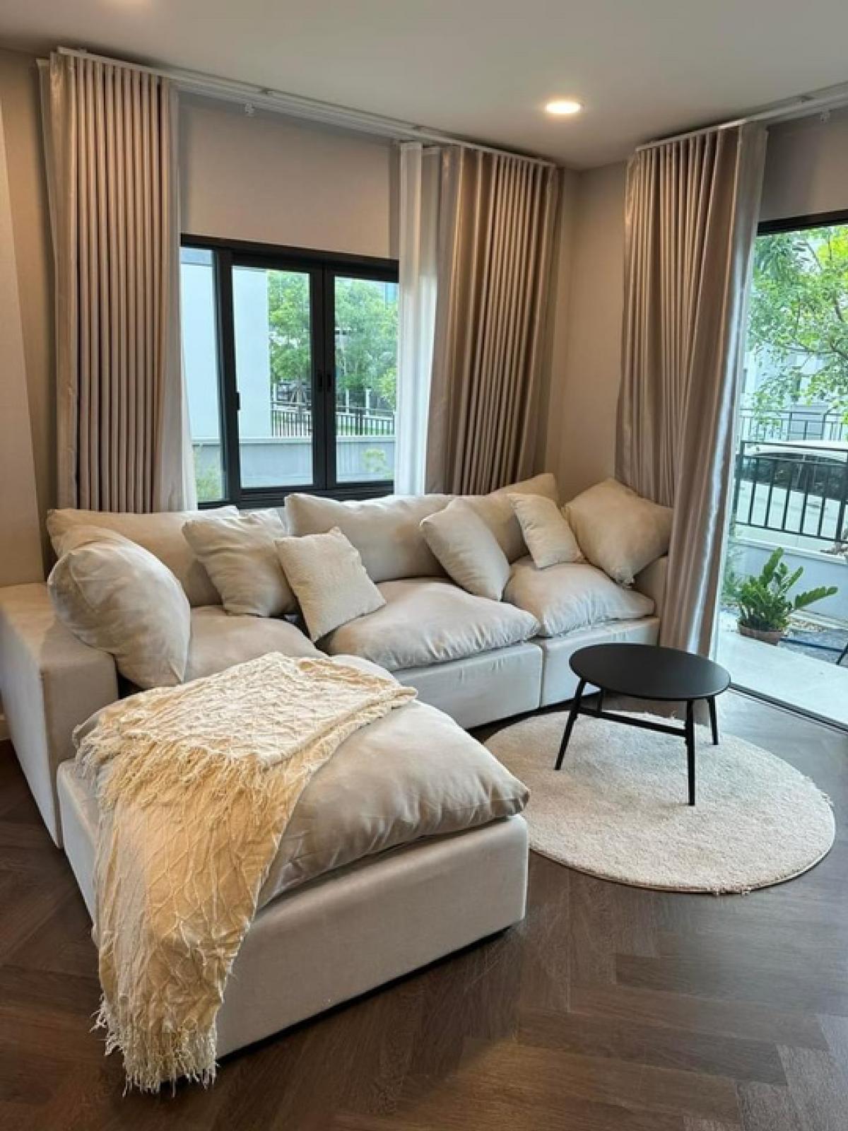 บ้านให้เช่า The Centro Bangna 50ตร.ว. พื้นที่ใช้สอย 190 ตร.ม.4 ห้องนอน 4ห้องน้ำเช่า 75,000/เดือน เฟอร์นิเจอร์ครบ ลากกระเป๋าเข้าอยู่ได้เลย ถนนบางนาตราด (รูปที่ 11)