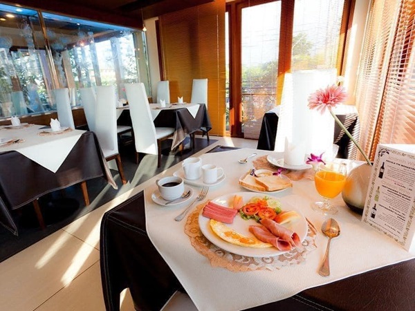 ขายกิจการโรงแรม 3-5 ชั้น 2 หลังเนื้อที่ 46ห้องตกแต่งดี ที่จอรถ มีสปา ร้านอาหาร ผับ บาร์ ถนนสุขุมวิท103 อุดมสุข ราคาขาย 89ล้านบาท (รูปที่ 7)