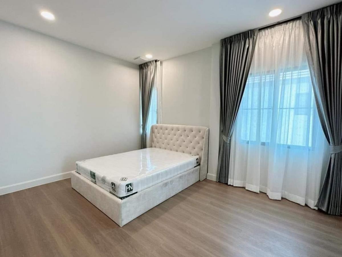 ให้เช่าบ้านหรูนันทวันพื้นที่ใช้สอย 449 ม 150 ตารางวา บ้านSize L 5 ห้องนอน 6 ห้องน้ำ ห้องแม่บ้าน 1 ห้องน้ำ 1 ห้องแปลงติดสวน ติดสโมสร ถนนกรุงเทพกรีฑา (รูปที่ 5)