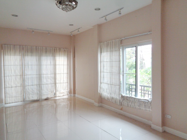 H1091 ขาย บ้านเดี่ยว หลังมุม โครงการ มัณฑนา วัชรพล-รามอินทรา 2 ซอยร่วมมิตรพัฒนา แยก 10 (รูปที่ 15)