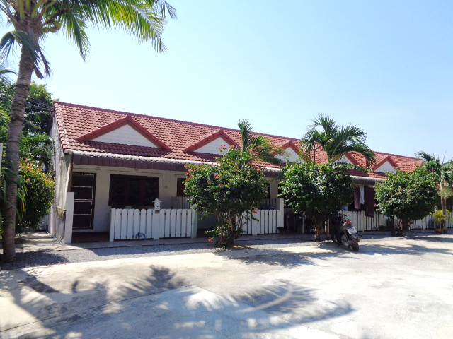 H1140 ขายที่ดิน พร้อมห้องพัก 13 ห้อง ใกล้ทะเลหาดเขาตะเกียบ อำเภอหัวหิน (รูปที่ 3)