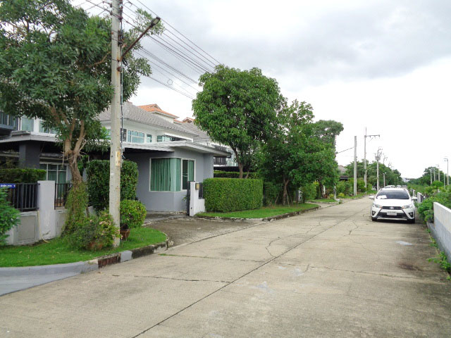 H1205 ขายบ้านเดี่ยว 2 ชั้น โครงการ หมู่บ้านปัญญาอินทรา P4 (The Ozone) ถนนปัญญาอินทรา (รูปที่ 7)