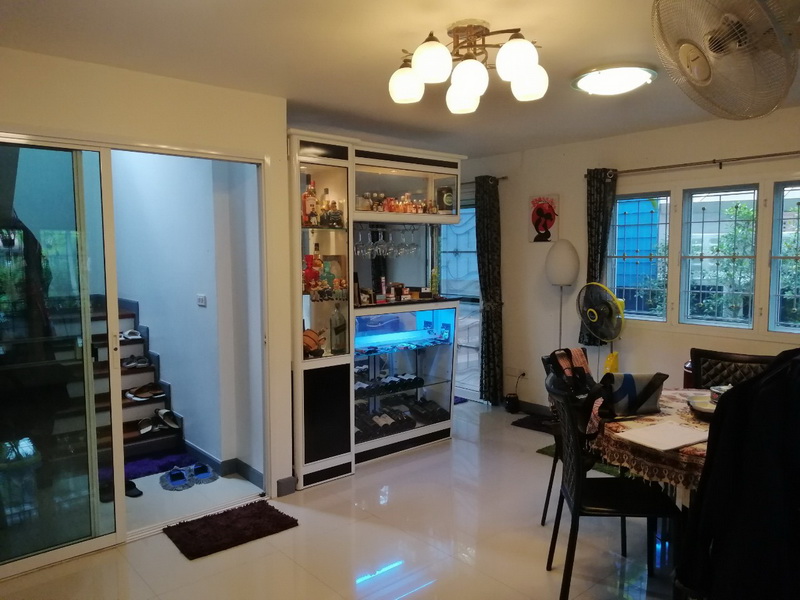 H1037 ขายบ้านเดี่ยว 50.7 ตร.วา หมู่บ้านเนเบอร์โฮม วัชรพล โครงการอยู่ติดถนนใหญ่ สุขาภิบาล5 ซอย82 ตกแต่งต่อเติมสวยมาก (รูปที่ 4)