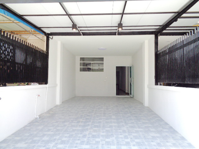 H1143 ขายทาวเฮ้าส์ 3ชั้น ใกล้รถไฟฟ้าสายสีชมพู สถานีเมืองทองธานี ห่างถนนแจ้งวัฒนะเพียง1 กม. หรือเข้าออกถนนเลียบคลองประปาได้ ฟรีค่าโอน (รูปที่ 11)
