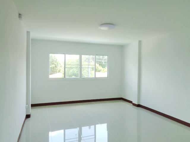 H1143 ขายทาวเฮ้าส์ 3ชั้น ใกล้รถไฟฟ้าสายสีชมพู สถานีเมืองทองธานี ห่างถนนแจ้งวัฒนะเพียง1 กม. หรือเข้าออกถนนเลียบคลองประปาได้ ฟรีค่าโอน (รูปที่ 9)