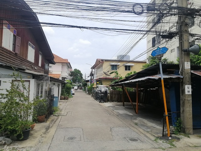 H1170 vายที่ดินพร้อมบ้านไม้ 41 ตร.วา อยู่ซอยอุดมสุข26 แยก47 (ซอยพึ่งทรัพย์11) หรือเข้าจากถนนบางนา-ตราด ซอย9 เพียง 500 เมตร. ใกล้เซ็นทรัล บางนา (รูปที่ 10)