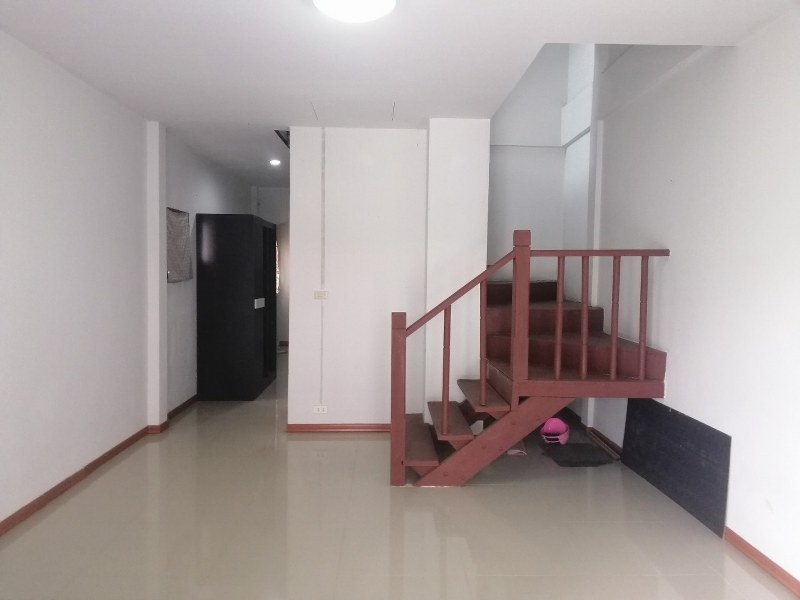 H1173 ขายทาวน์เฮ้าส์ หมู่บ้านเบญจพร สามโคก โครงการติดถนนปทุม-สามโคก 27.1 ตร.วา หลังมุม มีพื้นที่ด้านข้าง ใกล้โลตัสปทุมธานี (รูปที่ 2)