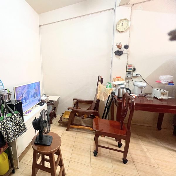 ขายตึกแถว ราคาถูก ทำเลดี 4 ชั้น+ดาดฟ้า ย่านเอกมัย 30 โทร 0654619419 (รูปที่ 7)