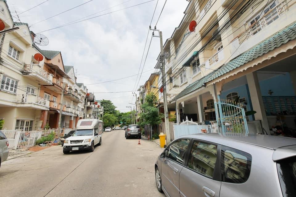 ทาวน์โฮมส์ 3 ชั้น- ม.เกตุนุติ (ซ.3) ซอย ลาดพร้าว 87 (หลังห้าง CDC) (รูปที่ 15)
