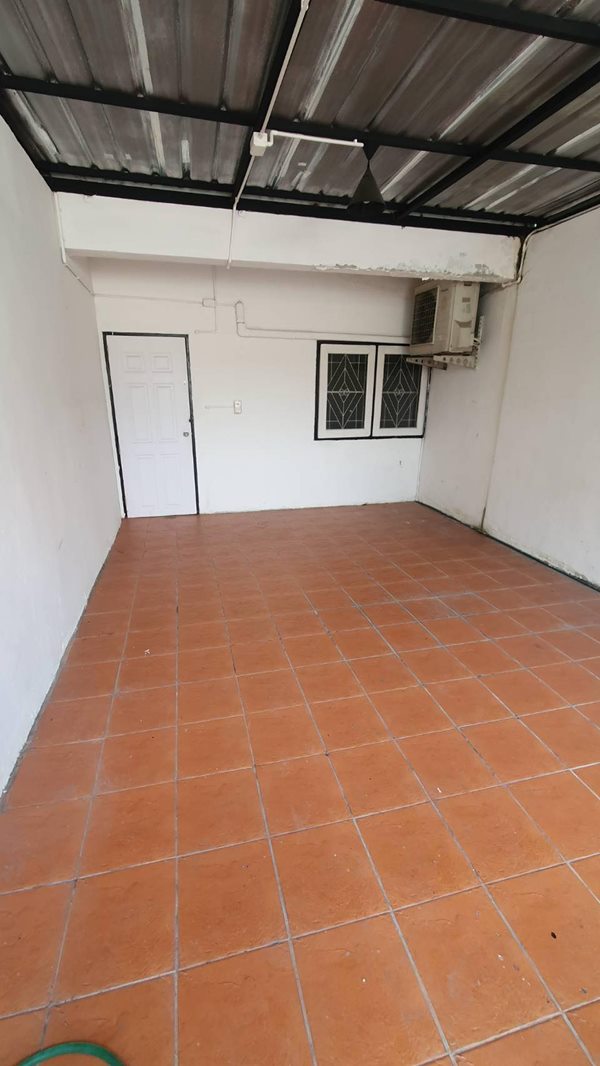 ขายทาวน์เฮ้าส์ 2 ชั้น หมู่บ้าน อัมรินทร์นิเวศน์ สายไหม79 ใกล้ตลาด,รถไฟฟ้าสายสีส้ม โทร 0935966369 (รูปที่ 2)