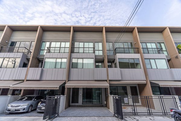 ขายบ้านทาวน์โฮม 3ชั้น บ้านกลางเมือง ราชพฤกษ์ ใกล้เซ็นทรัล เวสต์วิลล์ เจ้าของขายเอง โทร 0868918297 (รูปที่ 2)