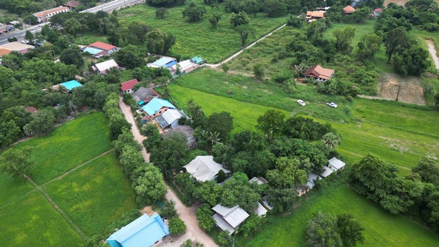 ที่ดินเมืองมหาสารคาม ห่างจากถนนถีนานนท์ ถนน 6 เลน ระยะ 170 เมตร ใกล้แหล่งชุมชน (รูปที่ 4)