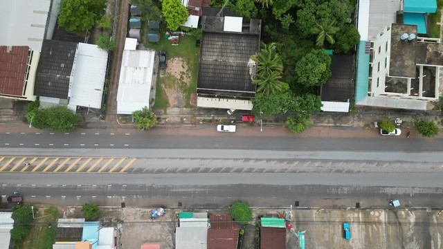 ขายที่ดินพร้อมสิ่งปลูกสร้างร้อยเอ็ด ทำเลทอง ติดถนน 6 เลน ห่างจากแยกสุวรรณภูมิ 500 เมตร (รูปที่ 6)