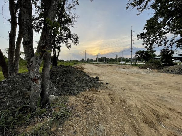 ขายที่ดิน สระแก้ว ที่อรัญประเทศ ทำเลทอง ติดถนนใหญ่ 2 ข้าง 2ไร่ 2งาน 75ตร.ว. โทร 0616102289 (รูปที่ 5)