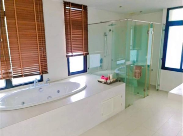 ขายบ้าน pool villa ถูกสุด ลดราคา หรู มีสระว่ายน้ำ เฟอร์นิเจอร์ บิ้วอิน พร้อมอยู่ โครงการ H-Cape Minera รามอินทรา โทร 063-789-4632 (รูปที่ 11)