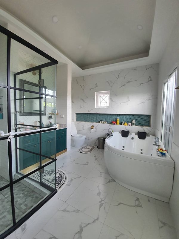 House for rent ให้เช่าบ้าน 2 ชั้นครึ่ง หลังใหญ่พร้อมสระว่ายน้ำ สไตล์โคโลเนียล โซนต้นพระราม2 เฟอร์นิเจอร์ครบ พร้อมเข้าอยู่ (รูปที่ 8)