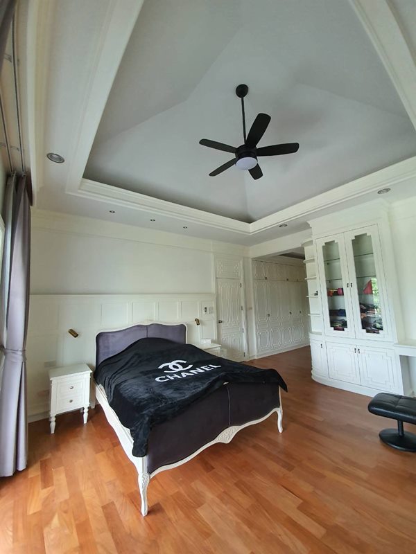 House for rent ให้เช่าบ้าน 2 ชั้นครึ่ง หลังใหญ่พร้อมสระว่ายน้ำ สไตล์โคโลเนียล โซนต้นพระราม2 เฟอร์นิเจอร์ครบ พร้อมเข้าอยู่ (รูปที่ 9)