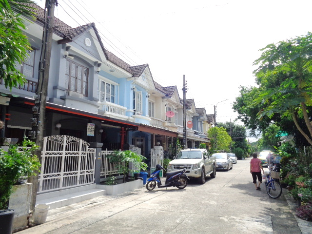 บุศรินทร์ รามอินทรา (รูปที่ 2)