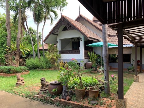 ขายบ้านพร้อมที่ดิน พร้อมสระว่ายน้ำ หนองหอย เมืองเชียงใหม่ (ใกล้เวียงกุมกาม) โทร 0817647894 (รูปที่ 2)
