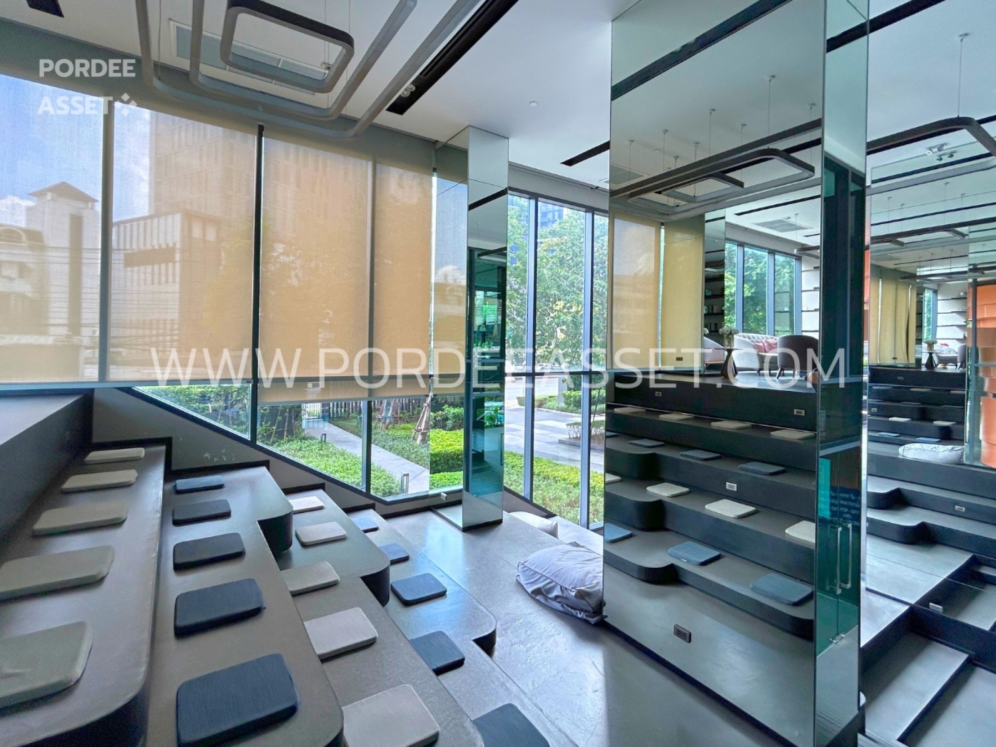 คอนโดหรู ราคาถูก!! IDEO New Rama9 (ห้อง Duplex 52 ตร.ม.) ตกแต่ง Modern luxury อยู่ใจกลางเมืองเดินทางสะดวก ใกล้เอกมัย ทองหล่อ : ไอดีโอ นิว พระราม 9 (รูปที่ 17)