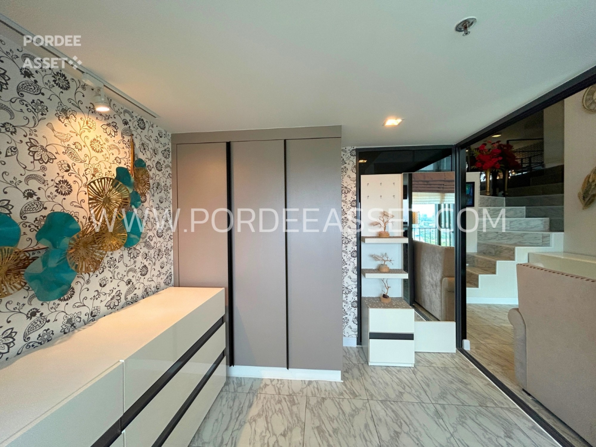คอนโดหรู ราคาถูก!! IDEO New Rama9 (ห้อง Duplex 52 ตร.ม.) ตกแต่ง Modern luxury อยู่ใจกลางเมืองเดินทางสะดวก ใกล้เอกมัย ทองหล่อ : ไอดีโอ นิว พระราม 9 (รูปที่ 6)