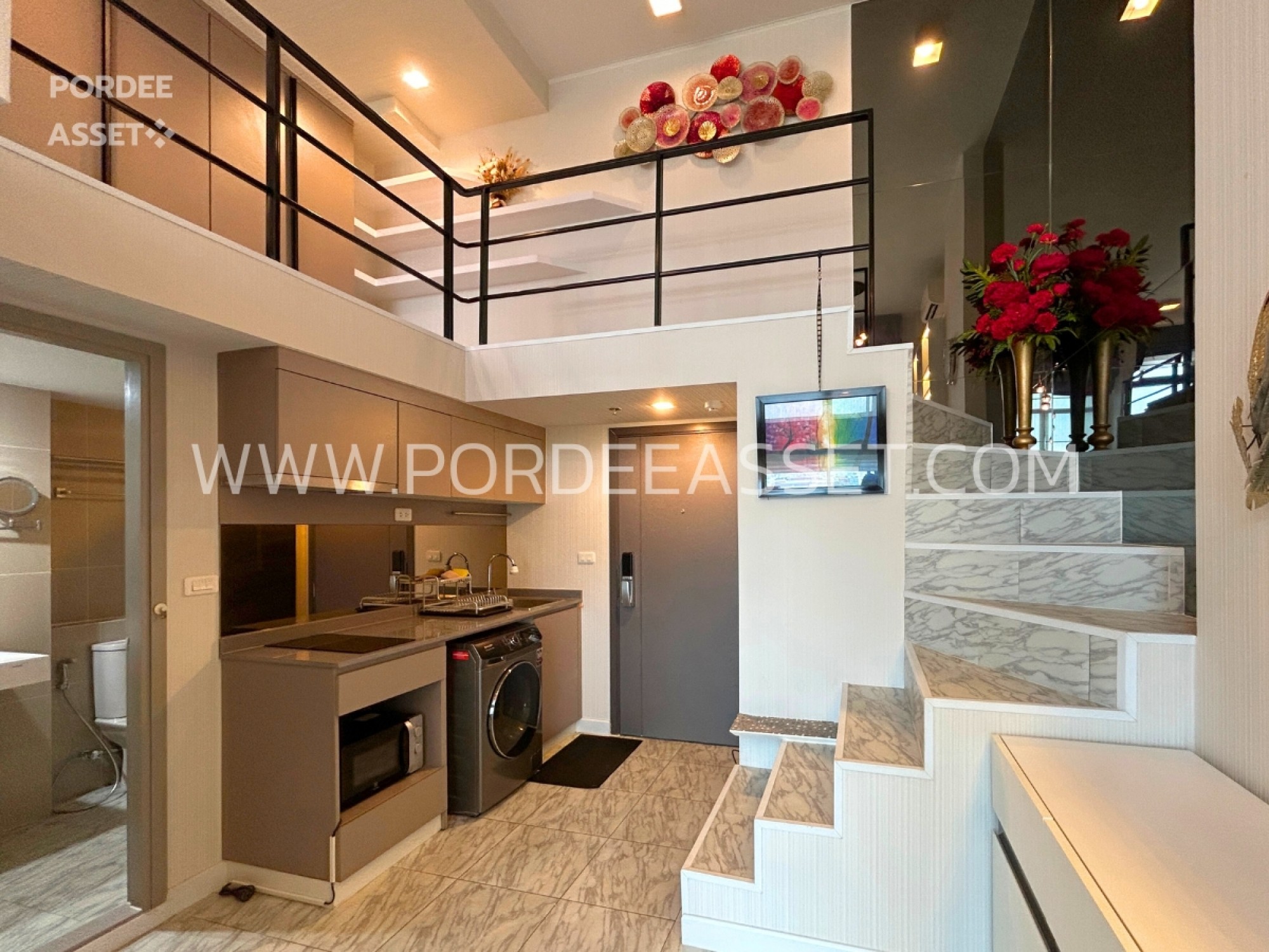 คอนโดหรู ราคาถูก!! IDEO New Rama9 (ห้อง Duplex 52 ตร.ม.) ตกแต่ง Modern luxury อยู่ใจกลางเมืองเดินทางสะดวก ใกล้เอกมัย ทองหล่อ : ไอดีโอ นิว พระราม 9 (รูปที่ 3)