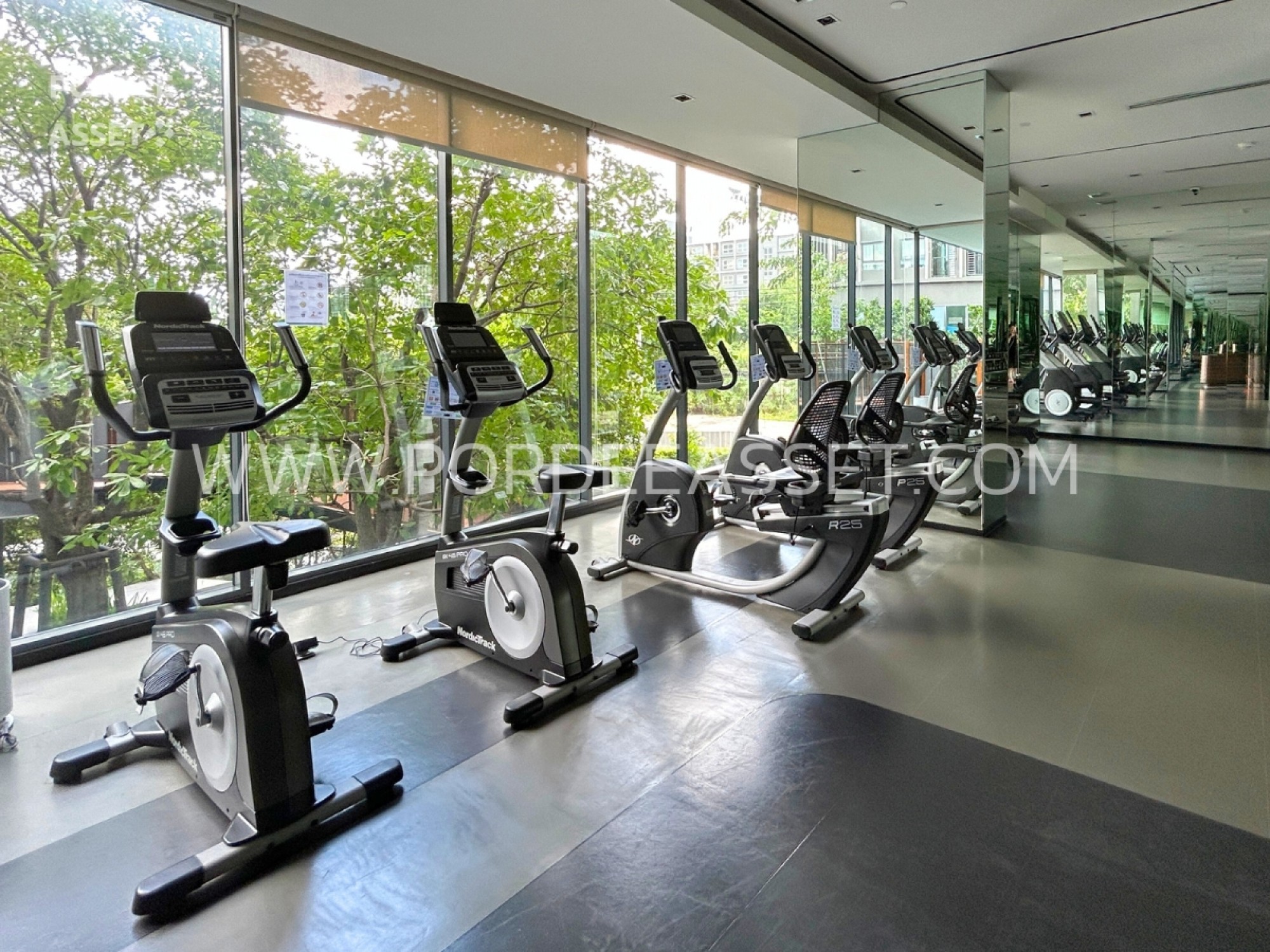 คอนโดหรู ราคาถูก!! IDEO New Rama9 (ห้อง Duplex 52 ตร.ม.) ตกแต่ง Modern luxury อยู่ใจกลางเมืองเดินทางสะดวก ใกล้เอกมัย ทองหล่อ : ไอดีโอ นิว พระราม 9 (รูปที่ 16)
