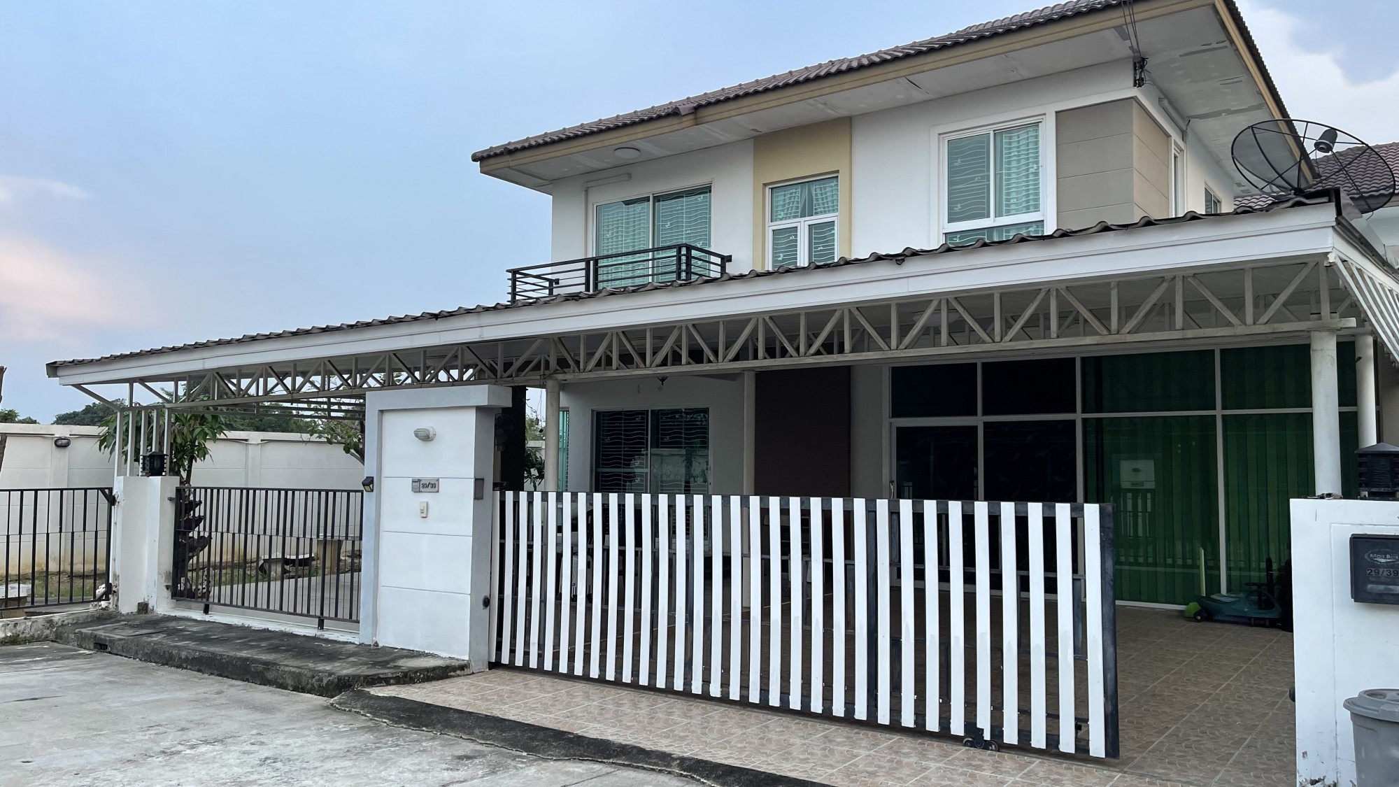 ขายบ้านเดี่ยว 2 ชั้น โครงการพันดารา 2 สระบุรี ขนาด 63 ตร.ว. ราคาเพียง 3.45 ล้านบาท (เจ้าของขายเอง เนื่องจากย้ายที่ทำงาน)