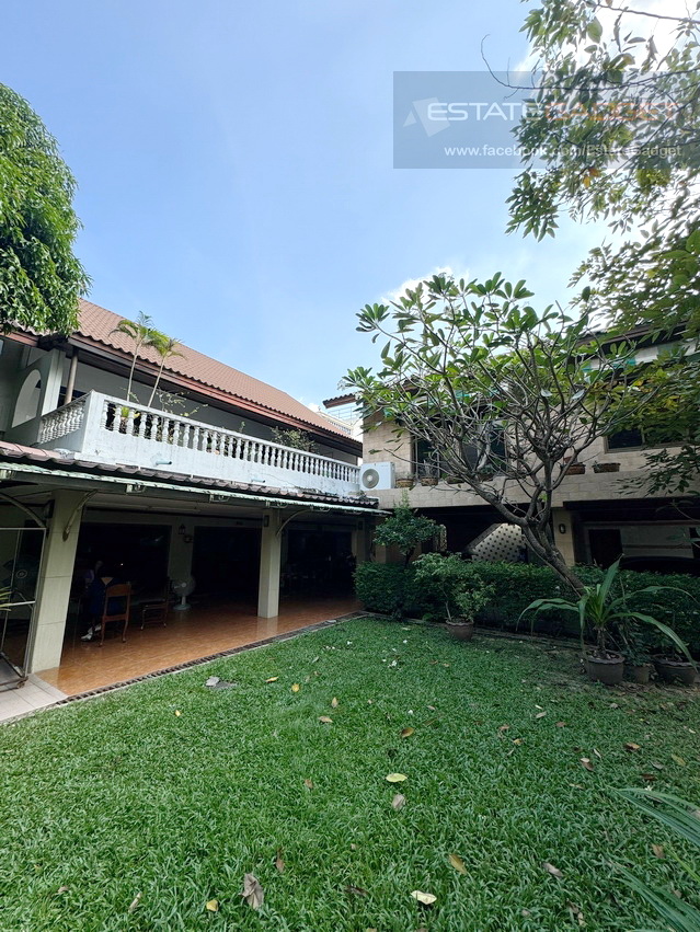 ขายบ้านเดี่ยว 2ชั้น แปลงหัวมุม ขนาด194ตรว. หันหน้าทิศใต้ หมู่บ้านปัญญา-พัฒนาการ30 (081-434-9959)