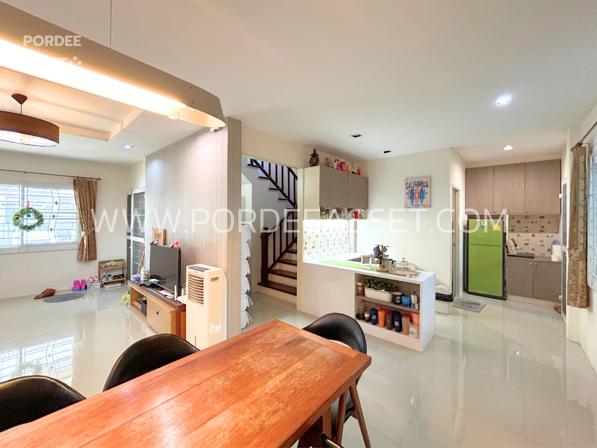 ขายบ้านถูก ทำเลดี!! บ้านแฝด หมู่บ้านเดอะทวินโฮม ซอยวัดส้มเกลี้ยง ( ขนาด 35 ตร.ว.) ฟังก์ชั่นเยอะ สภาพพร้อมเข้าอยู่ เข้าออกได้หลายทาง (รูปที่ 5)