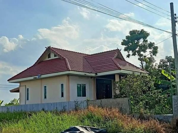 ที่ดินพร้อมสิ่งปลูกสร้าง ลดถูกมาก เจ้าของ ต้องย้ายกลับบ้านเกิด T.062-1574449 (รูปที่ 3)