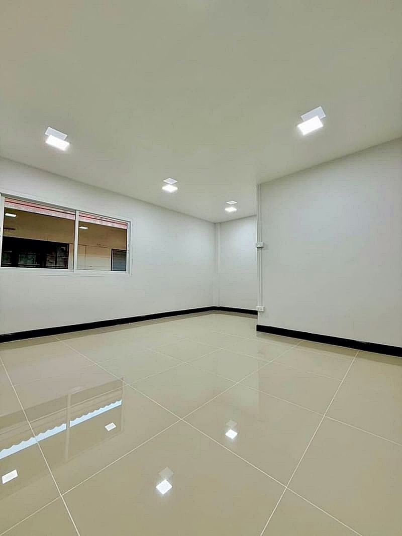 บ้านสวยมาก มีเทอเรซด้านหน้า รีโนเวทใหม่ พร้อมอยู่ #หมู่บ้านเมืองทองธานี โครงการติวานนท์ 4 ใกล้โรงเรียนกองทัพบกอุปถัมภ์ ( ช่างกล ขส. ทบ. ) (รูปที่ 17)