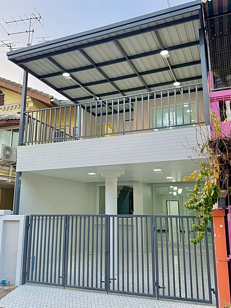 บ้านสวยมาก มีเทอเรซด้านหน้า รีโนเวทใหม่ พร้อมอยู่ #หมู่บ้านเมืองทองธานี โครงการติวานนท์ 4 ใกล้โรงเรียนกองทัพบกอุปถัมภ์ ( ช่างกล ขส. ทบ. ) (รูปที่ 4)