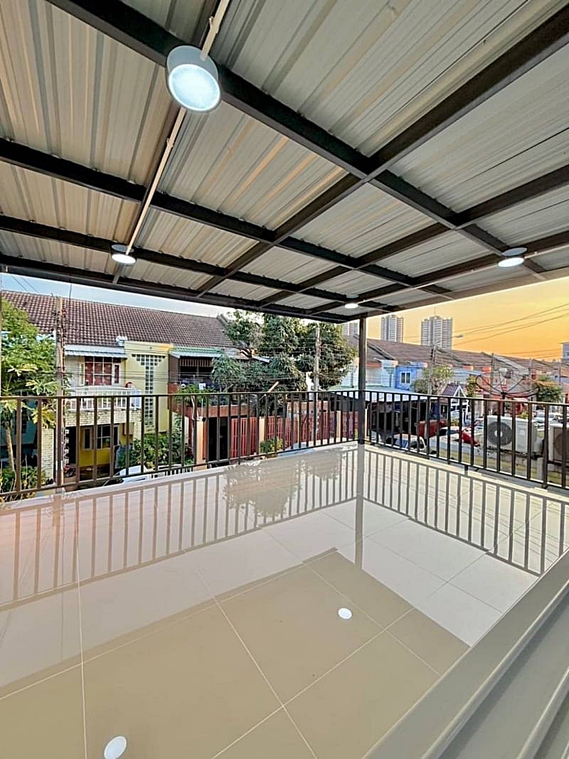 บ้านสวยมาก มีเทอเรซด้านหน้า รีโนเวทใหม่ พร้อมอยู่ #หมู่บ้านเมืองทองธานี โครงการติวานนท์ 4 ใกล้โรงเรียนกองทัพบกอุปถัมภ์ ( ช่างกล ขส. ทบ. ) (รูปที่ 14)