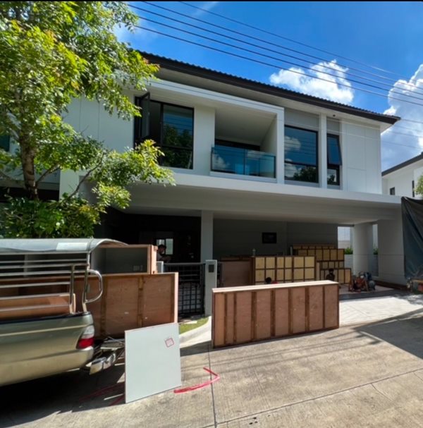 ขายบ้านใหม่หลังใหญ่ กรุงเทพกรีฑา ตกแต่งครบ 5 ห้องนอน โทร 081-1387166 (รูปที่ 2)