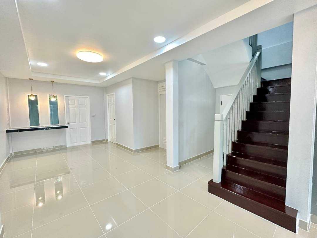 บ้านสวยมาก ถนนเมน หลังบ้านโล่งไม่ชนใคร หมู่บ้านปิยวรารมย์ 1 บางบัวทอง ถนนบางกรวย – ไทรน้อย ทาวน์เฮ้าส์ 4 ห้องนอน ใกล้เซ็นทรัล เวสเกต (รูปที่ 11)