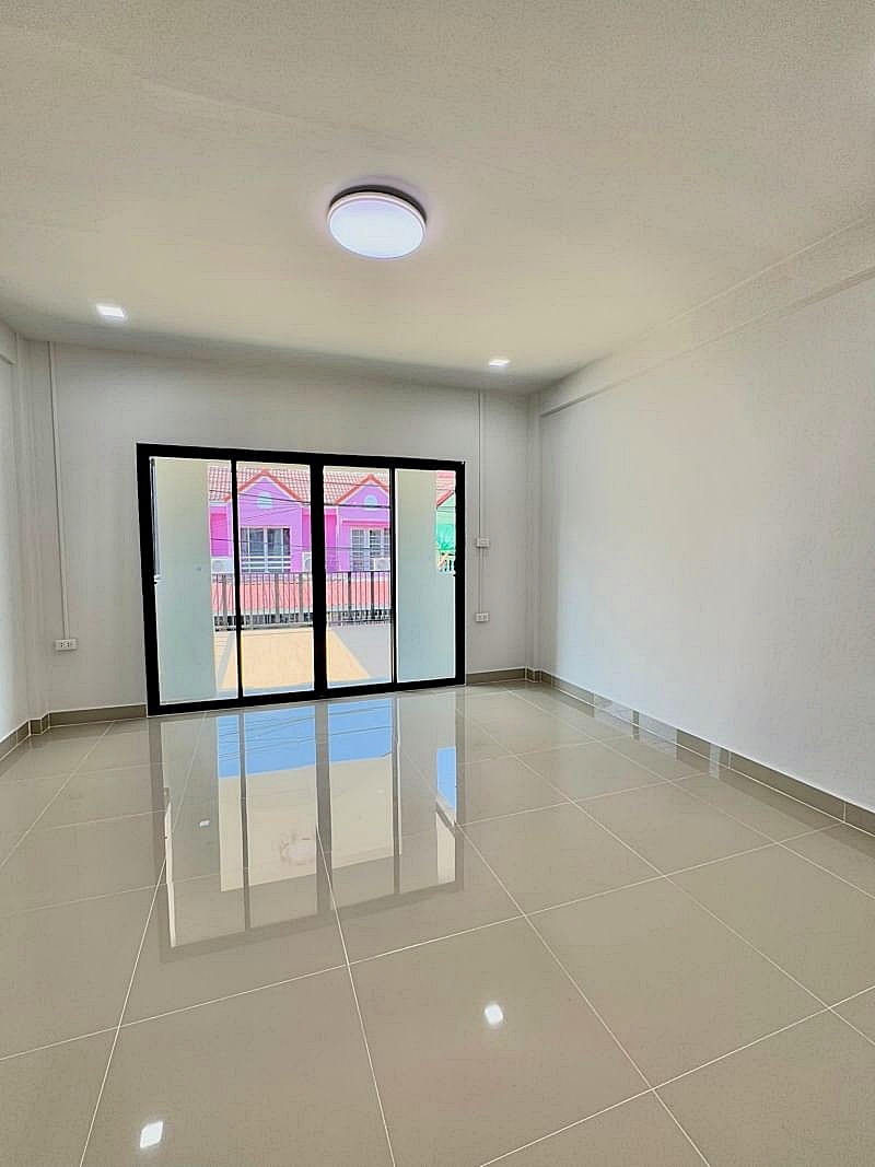 บ้านสวยมาก มีเทอเรซด้านหน้า #หมู่บ้านมิตรภาพ 2 ซอยวัดกู้ ปากเกร็ด ทาวน์เฮ้าส์ 2 ห้องนอน รีโนเวทใหม่ ใกล้โรงเรียนสวนกุหลาบ นนทบุรี (รูปที่ 15)