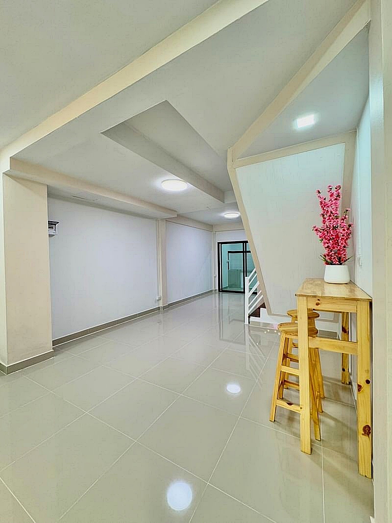 บ้านสวยมาก มีเทอเรซด้านหน้า #หมู่บ้านมิตรภาพ 2 ซอยวัดกู้ ปากเกร็ด ทาวน์เฮ้าส์ 2 ห้องนอน รีโนเวทใหม่ ใกล้โรงเรียนสวนกุหลาบ นนทบุรี (รูปที่ 10)