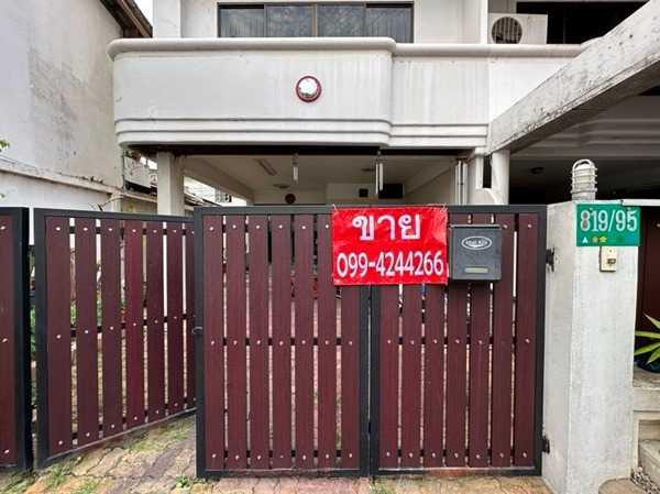 ขายทาวน์เฮ้าส์ 3ชั้น หมู่บ้านปริยานนท์ สาธุประดิษฐ์ 57 ใจกลางพระราม3 หลังริม ลมเย็น หน้าบ้าน กว้าง 6 เมตร โทร 0994244266 (รูปที่ 2)