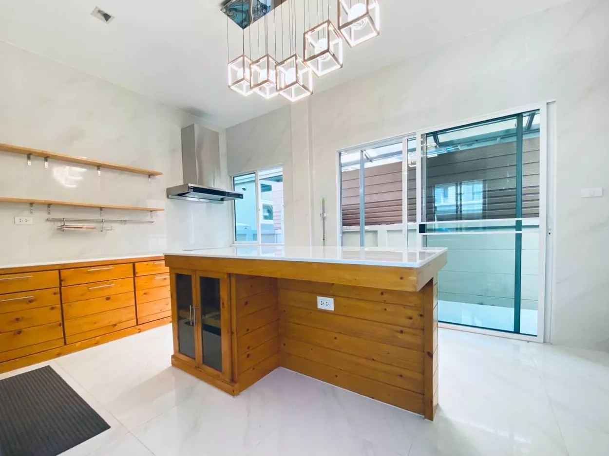 ขายบ้านเดี่ยว Luxury Nordic บางกอกบูเลอวาร์ด พระราม 9 บ้านหลังริม ขนาด 69.3 ตรว. แต่งแบบ Loft ครัวกว้างและสวยมาก ลดเหลือ 12.99 ล้านบาท ต่ำสุดในโครงการ (รูปที่ 11)